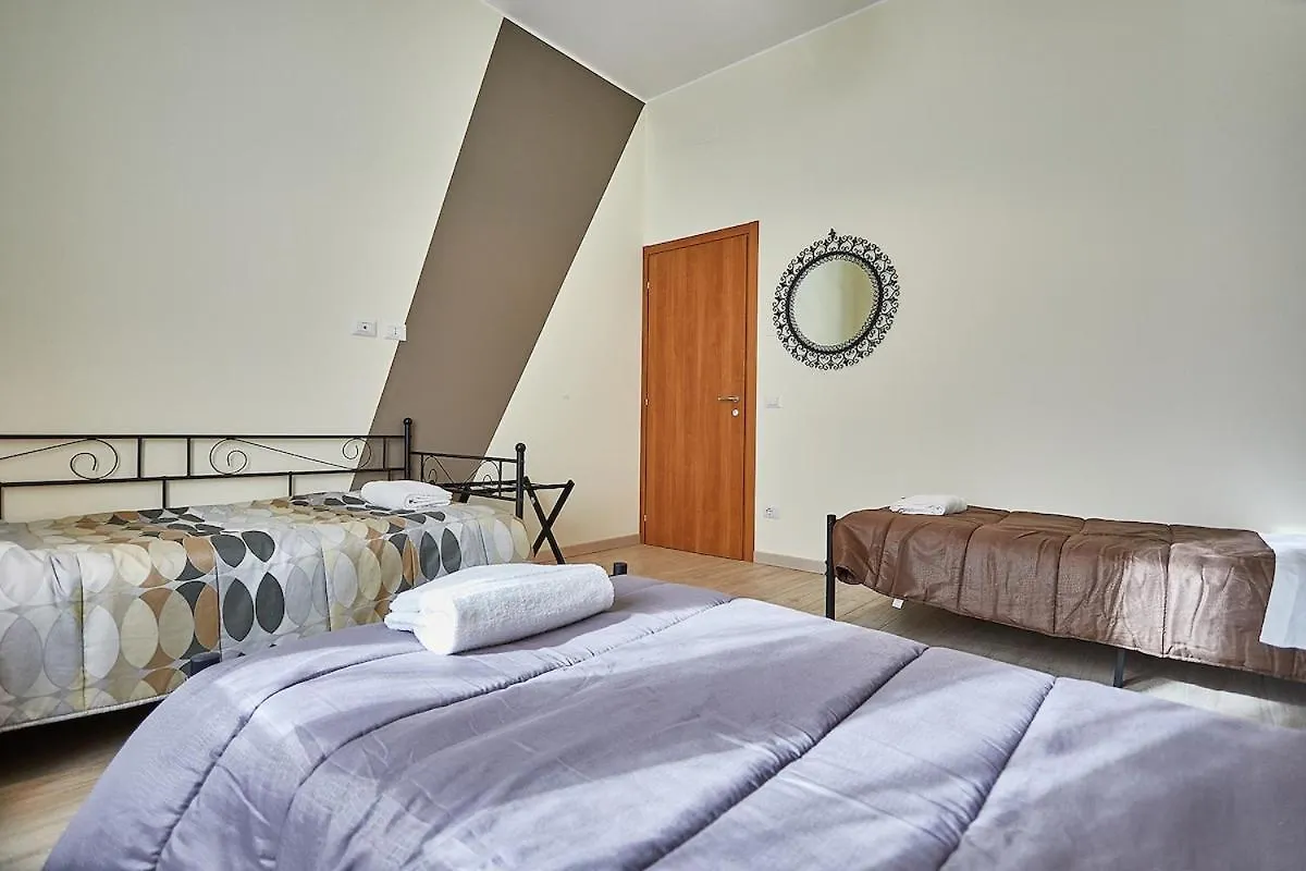 Cattaneo 65 3 Bedrooms 5 Minutes From Lake And Station W Parking Лекко