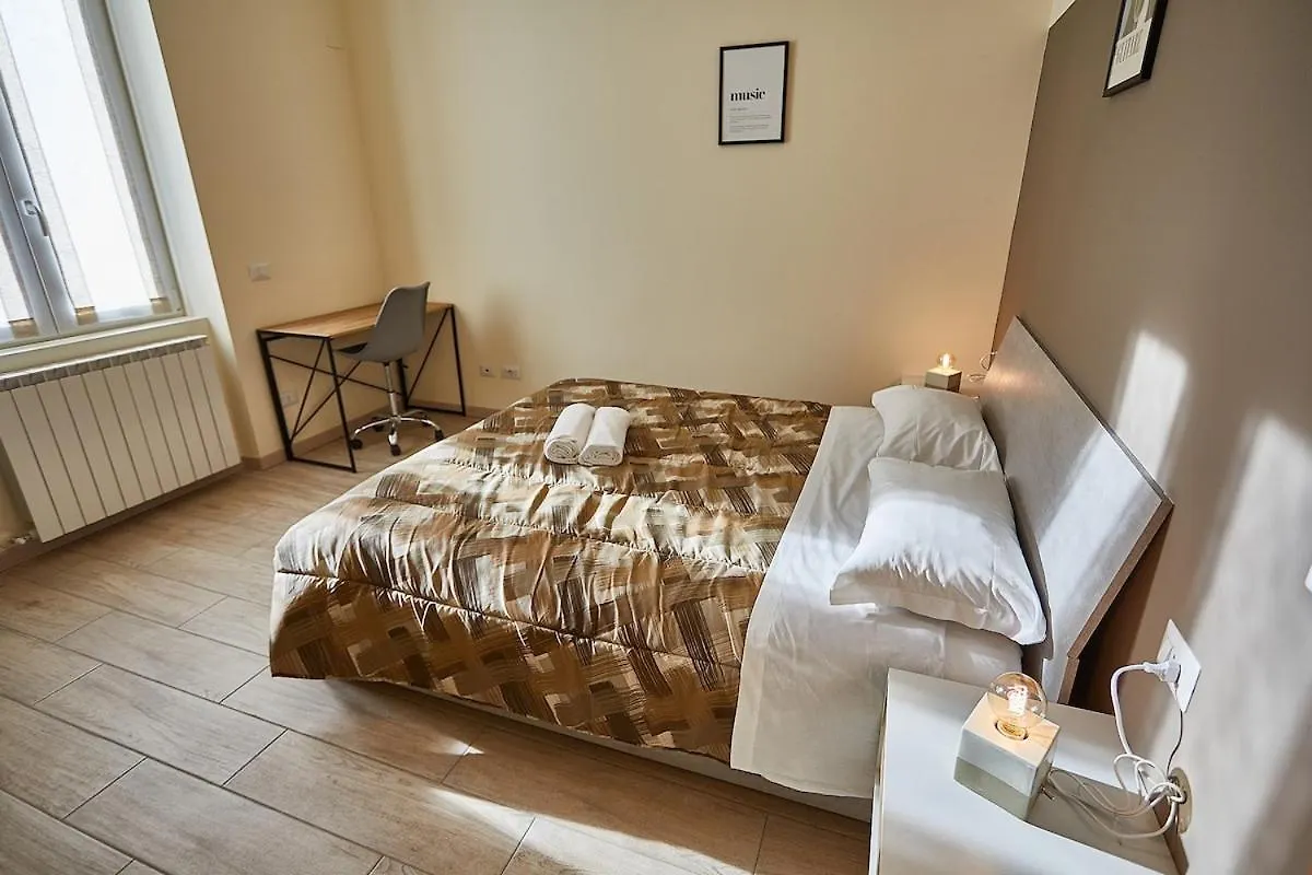 Апартаменты Cattaneo 65 3 Bedrooms 5 Minutes From Lake And Station W Parking Лекко